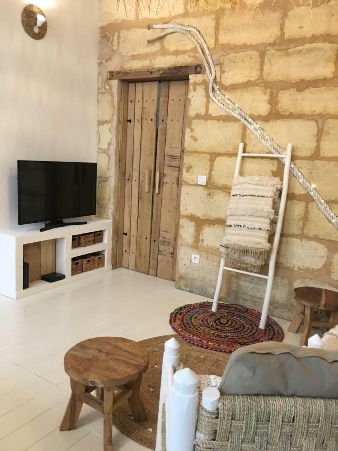 Apartmán Mirmont Greek Style Bordeaux Exteriér fotografie
